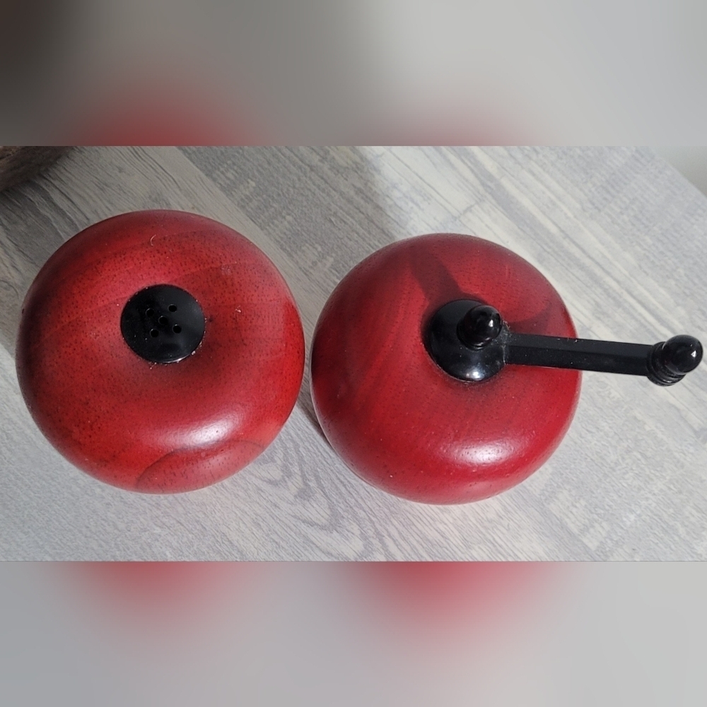 Vintage Cooks Club Wooden Apple Salt Shaker and Pepper Grinder, Red - Picture 2 of 6